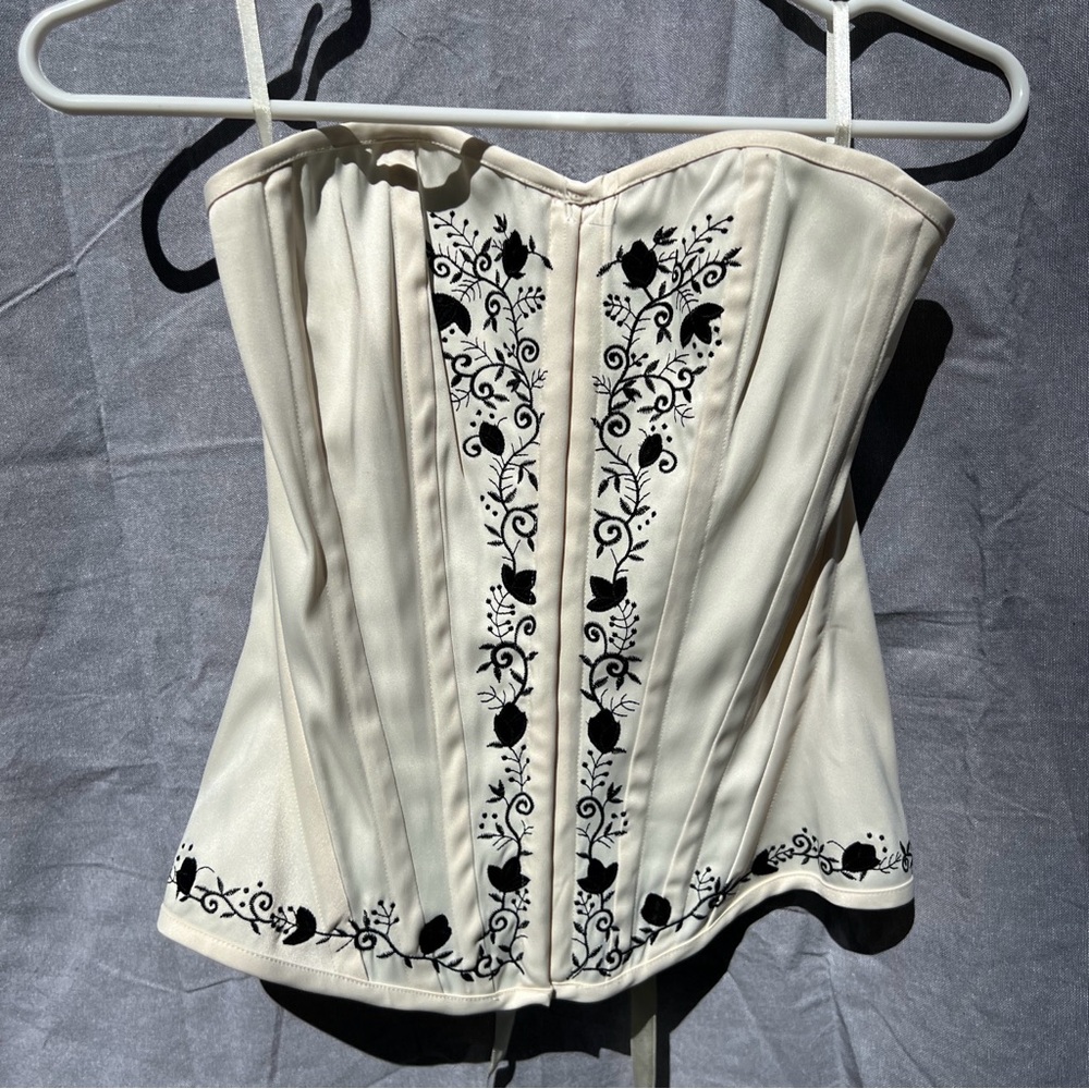 Vintage embroidered ivory bustier size medium